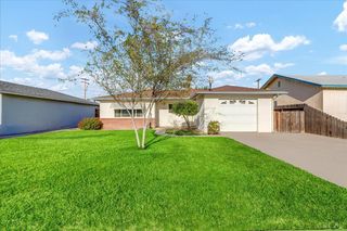 955 S 11 1/2 Avenue, Hanford, CA 93230