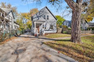 2002 Valentine Avenue, Cleveland, OH 44109