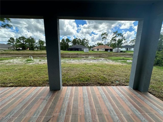 612 Ames ST E, Lehigh Acres, FL 33974