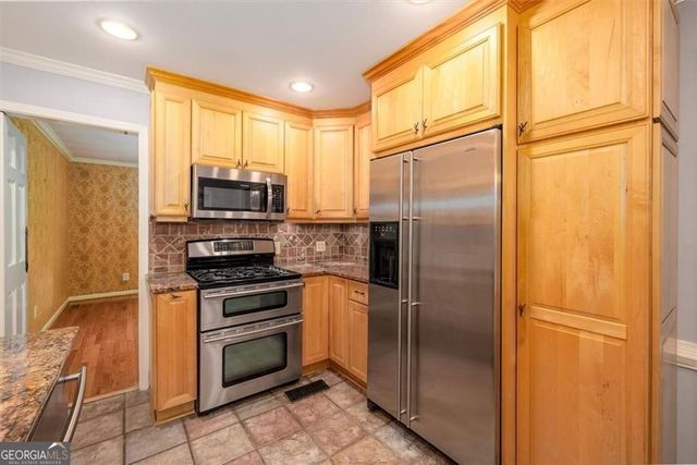 2123 Mountain Creek Drive, Smoke Rise, GA 30087
