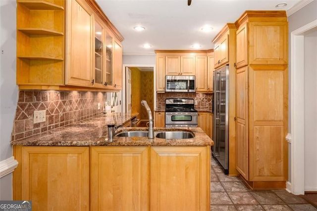 2123 Mountain Creek Drive, Smoke Rise, GA 30087