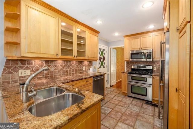 2123 Mountain Creek Drive, Smoke Rise, GA 30087