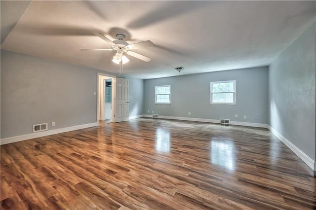 7022 Marty Street, Overland Park, KS 66204