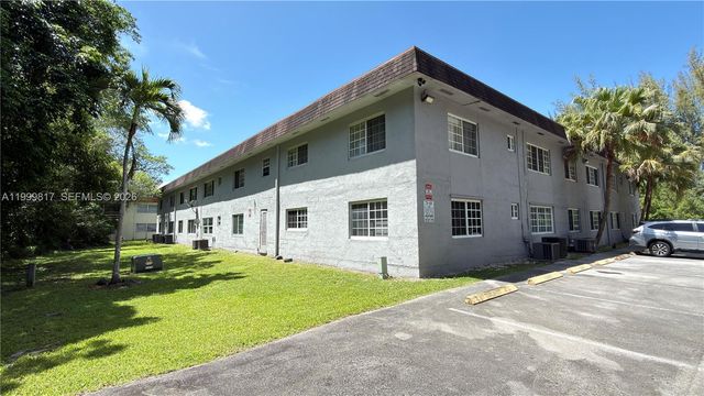 403 SW 148th Ave 3B, Pembroke Pines, FL 33027