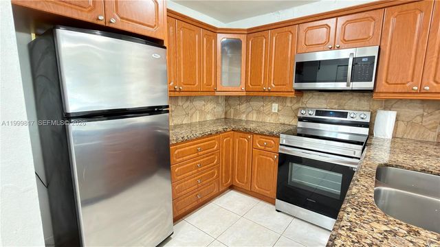 403 SW 148th Ave 3B, Pembroke Pines, FL 33027