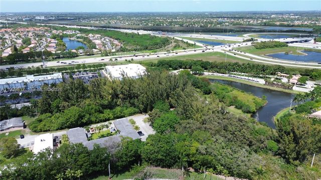 403 SW 148th Ave 3B, Pembroke Pines, FL 33027