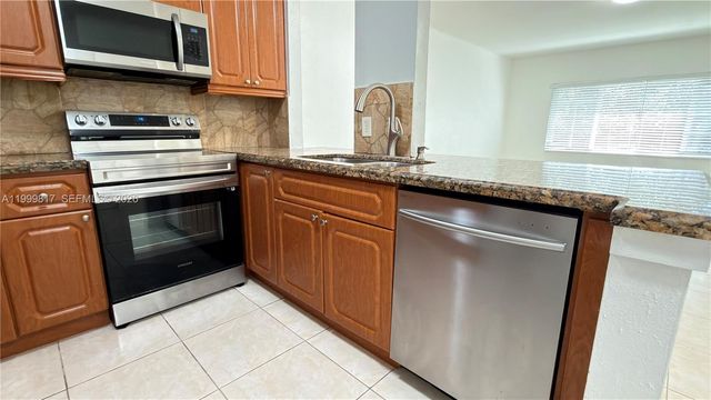 403 SW 148th Ave 3B, Pembroke Pines, FL 33027