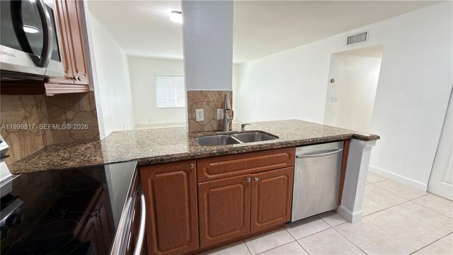 403 SW 148th Ave 3B, Pembroke Pines, FL 33027