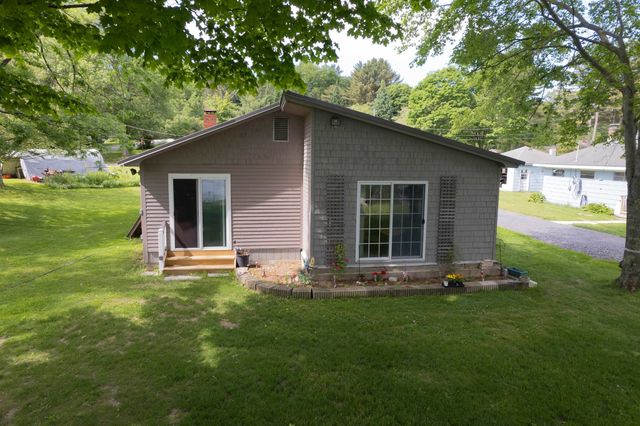 10 Old Town Road, Castleton, VT 05735