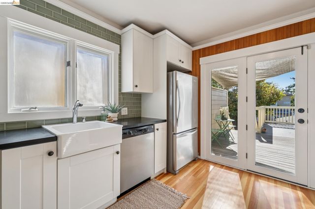 5933 Fremont St, Oakland, CA 94608