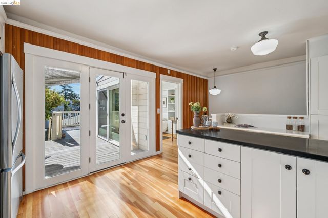 5933 Fremont St, Oakland, CA 94608