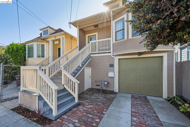 5933 Fremont St, Oakland, CA 94608