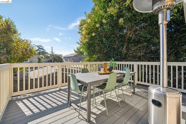 5933 Fremont St, Oakland, CA 94608