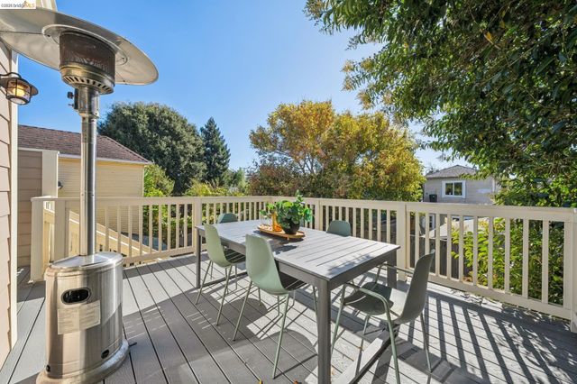 5933 Fremont St, Oakland, CA 94608
