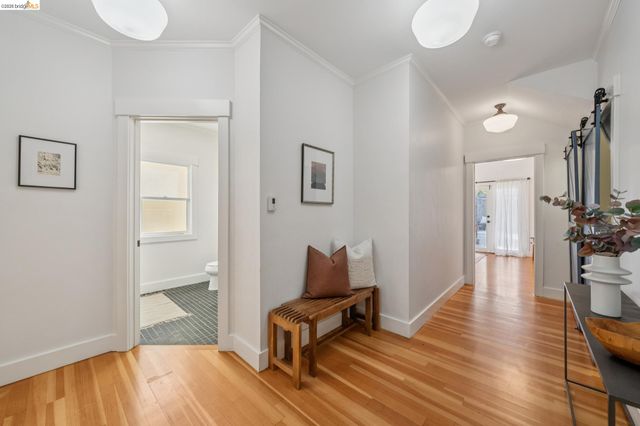 5933 Fremont St, Oakland, CA 94608