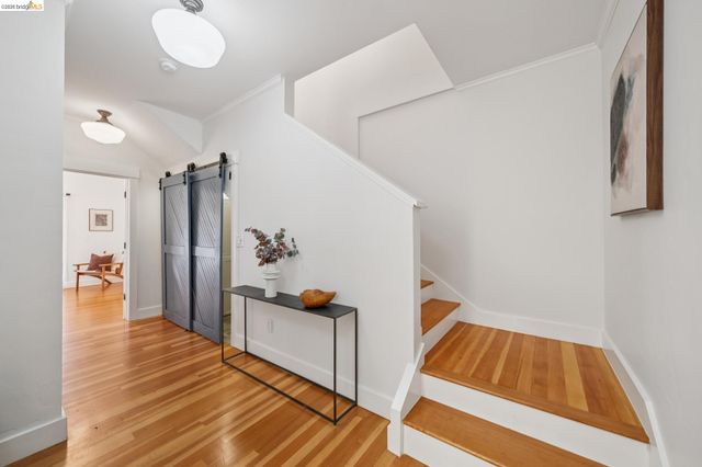 5933 Fremont St, Oakland, CA 94608