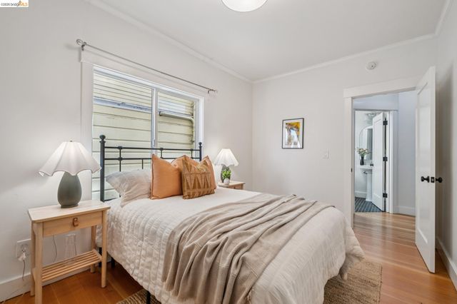 5933 Fremont St, Oakland, CA 94608