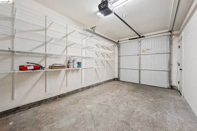 5933 Fremont St, Oakland, CA 94608