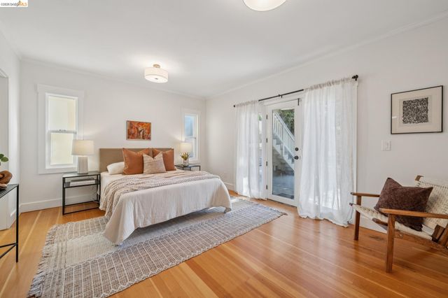 5933 Fremont St, Oakland, CA 94608