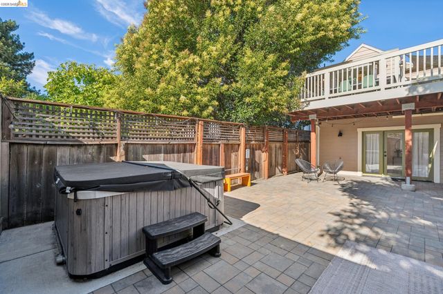 5933 Fremont St, Oakland, CA 94608