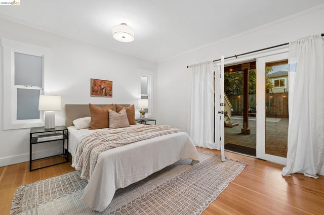 5933 Fremont St, Oakland, CA 94608