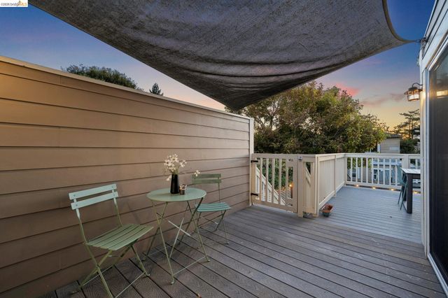 5933 Fremont St, Oakland, CA 94608