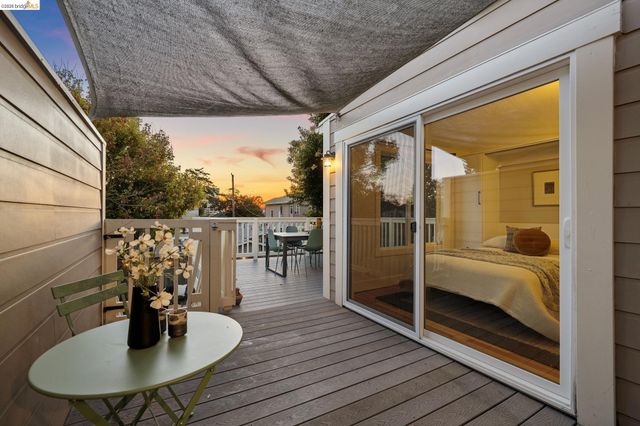 5933 Fremont St, Oakland, CA 94608