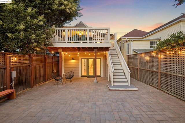 5933 Fremont St, Oakland, CA 94608