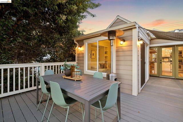 5933 Fremont St, Oakland, CA 94608