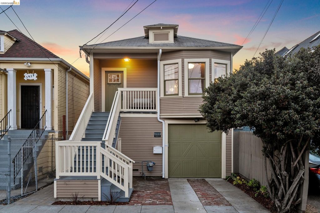5933 Fremont St, Oakland, CA 94608