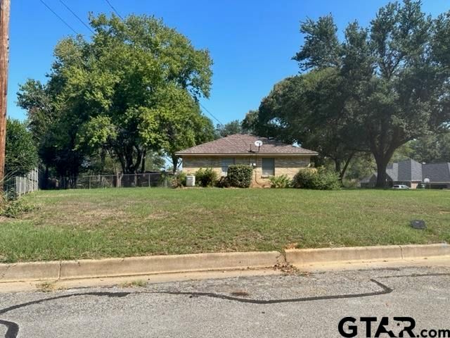 2721 Wakefield Dr, Tyler, TX 75701