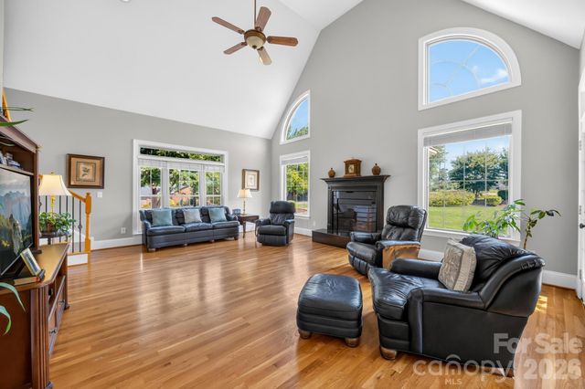 105 Mandarin Drive, Mooresville, NC 28117
