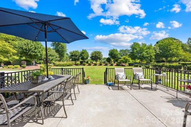 105 Mandarin Drive, Mooresville, NC 28117