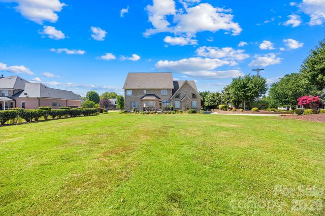 105 Mandarin Drive, Mooresville, NC 28117