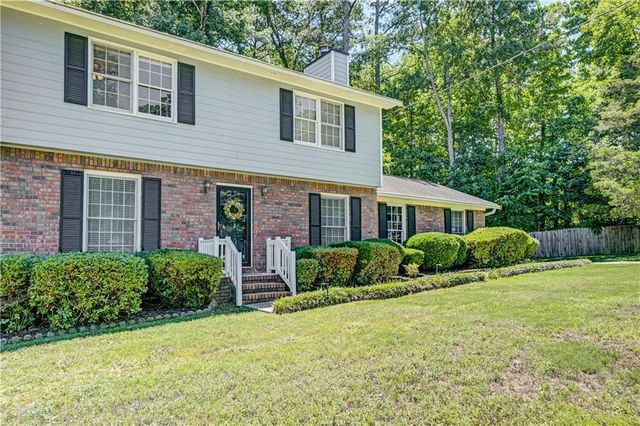 5201 Beechwood Forest Drive, Lithonia, GA 30038