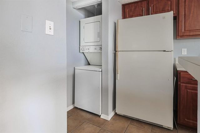 3420 Country Club Drive W 214, Irving, TX 75038