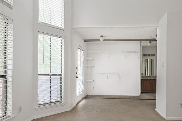 3420 Country Club Drive W 214, Irving, TX 75038