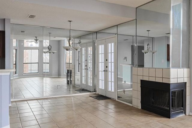 3420 Country Club Drive W 214, Irving, TX 75038