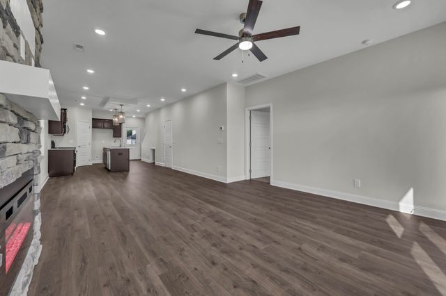 2725 Brewster Dr, Clarksville, TN 37042