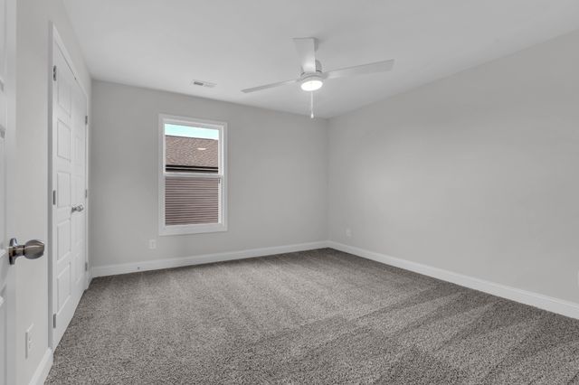 2725 Brewster Dr, Clarksville, TN 37042