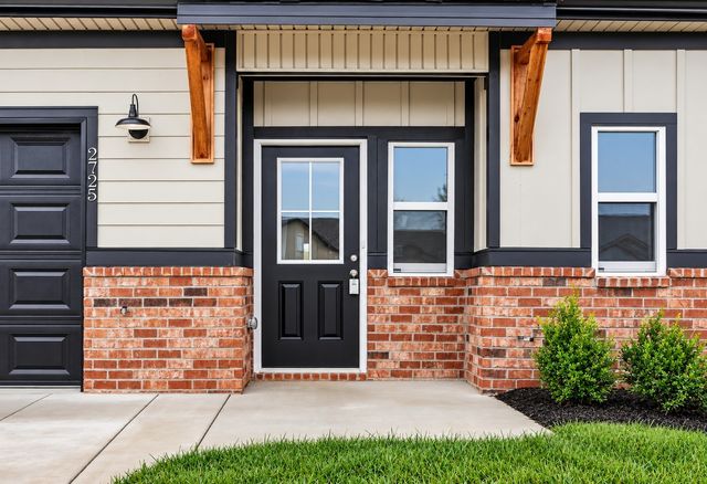 2725 Brewster Dr, Clarksville, TN 37042
