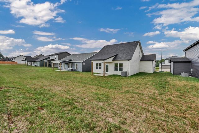 2725 Brewster Dr, Clarksville, TN 37042