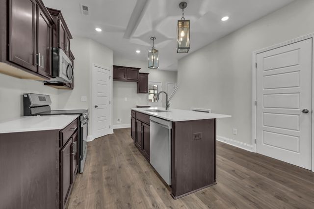 2725 Brewster Dr, Clarksville, TN 37042