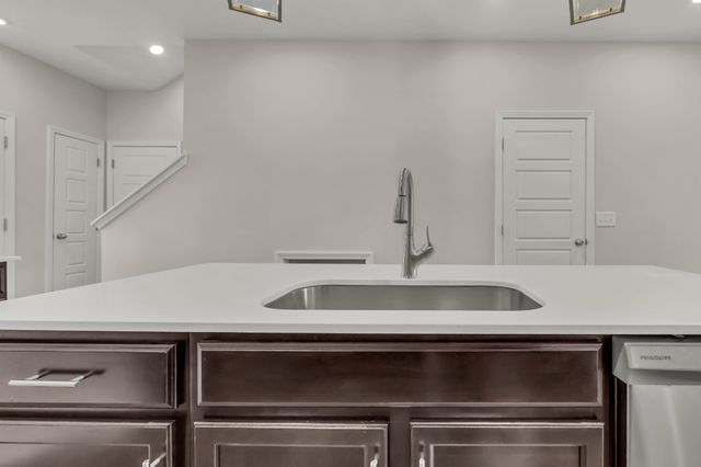 2725 Brewster Dr, Clarksville, TN 37042