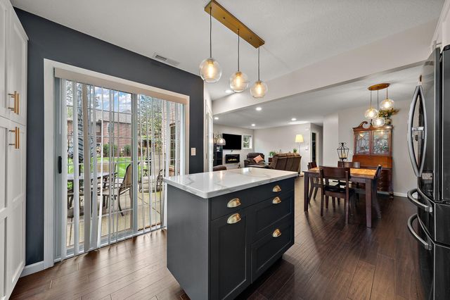 1423 Hunter Hill Road, Hudson, WI 54016