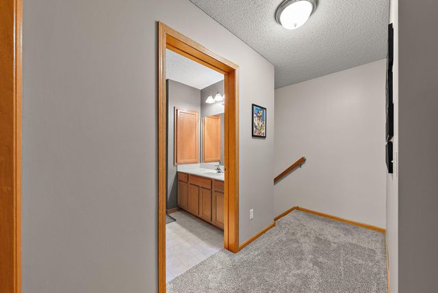 1423 Hunter Hill Road, Hudson, WI 54016