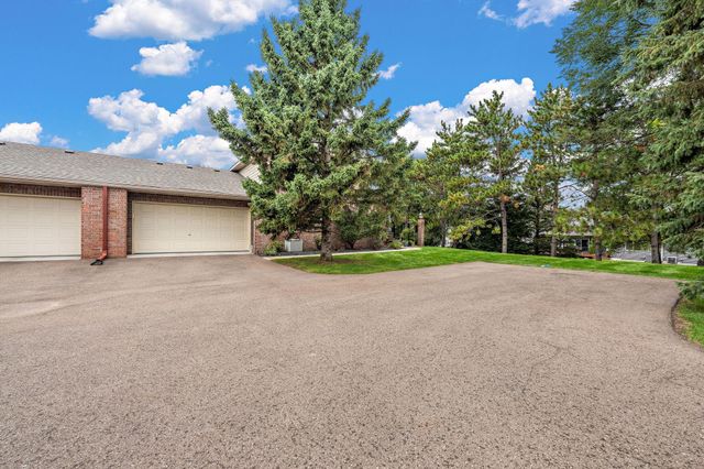 1423 Hunter Hill Road, Hudson, WI 54016