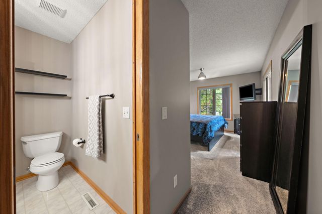 1423 Hunter Hill Road, Hudson, WI 54016