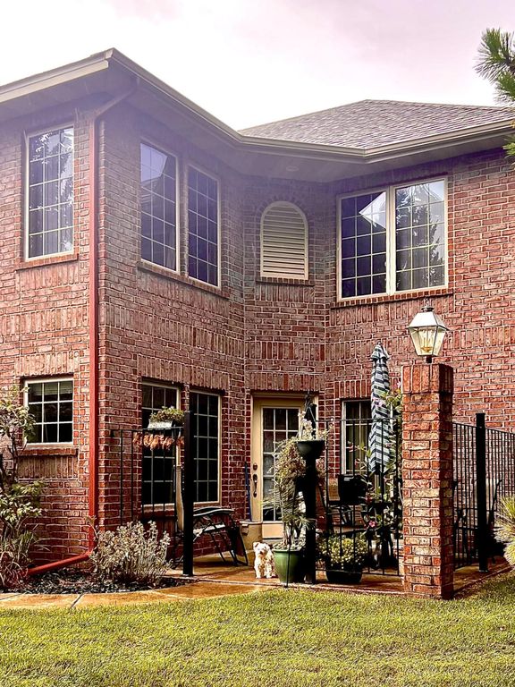 1423 Hunter Hill Road, Hudson, WI 54016