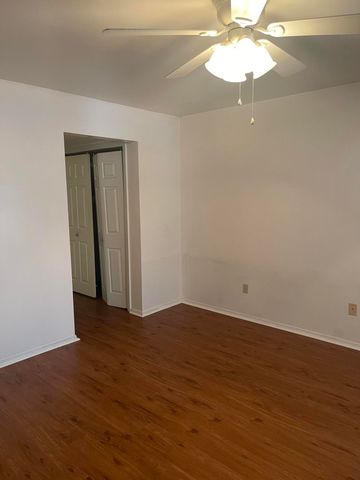 424 Deerpath Drive W, Schererville, IN 46375